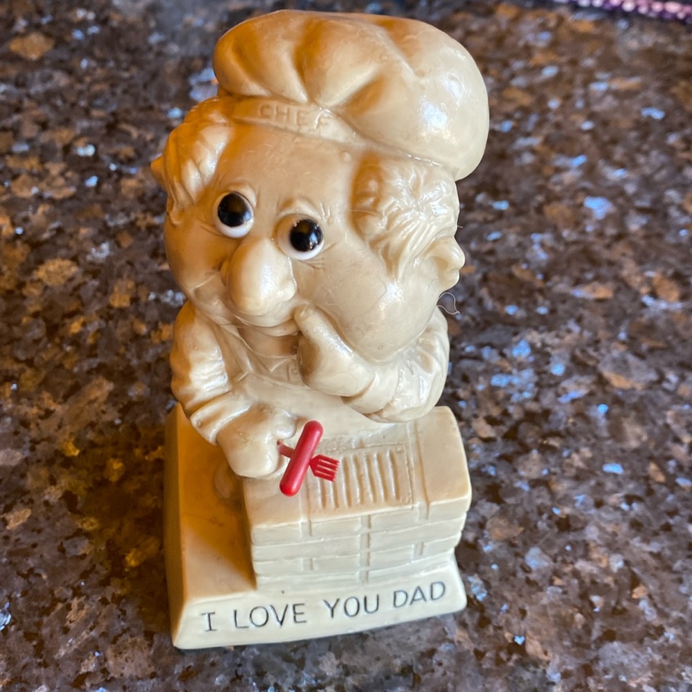1971 l love you dad statue R & W Berries Co’s